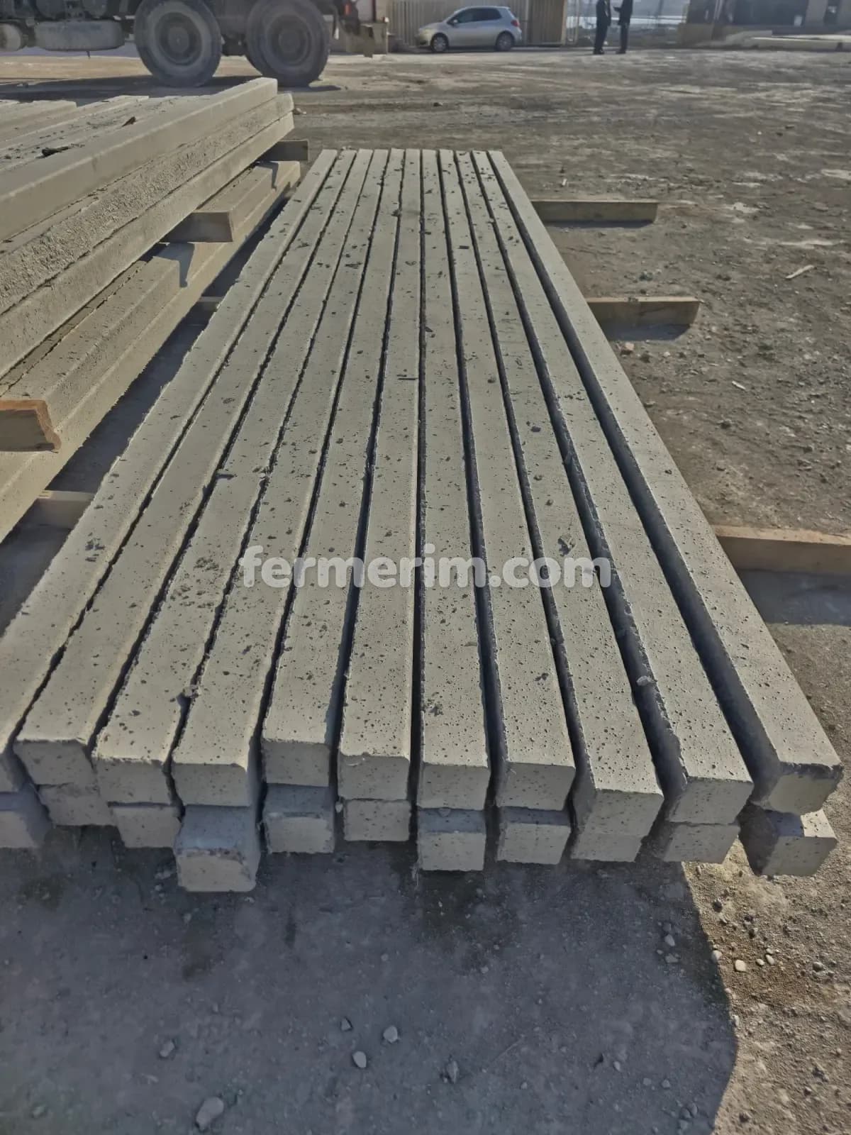 İntensiv bağ üçün beton dirəklər beton — şəkil 4