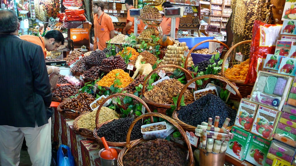 Təbərzə ərik, Şəmkir bağlarından, topdan bazar
